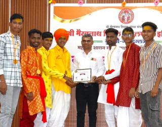 Gathering and prize distribution